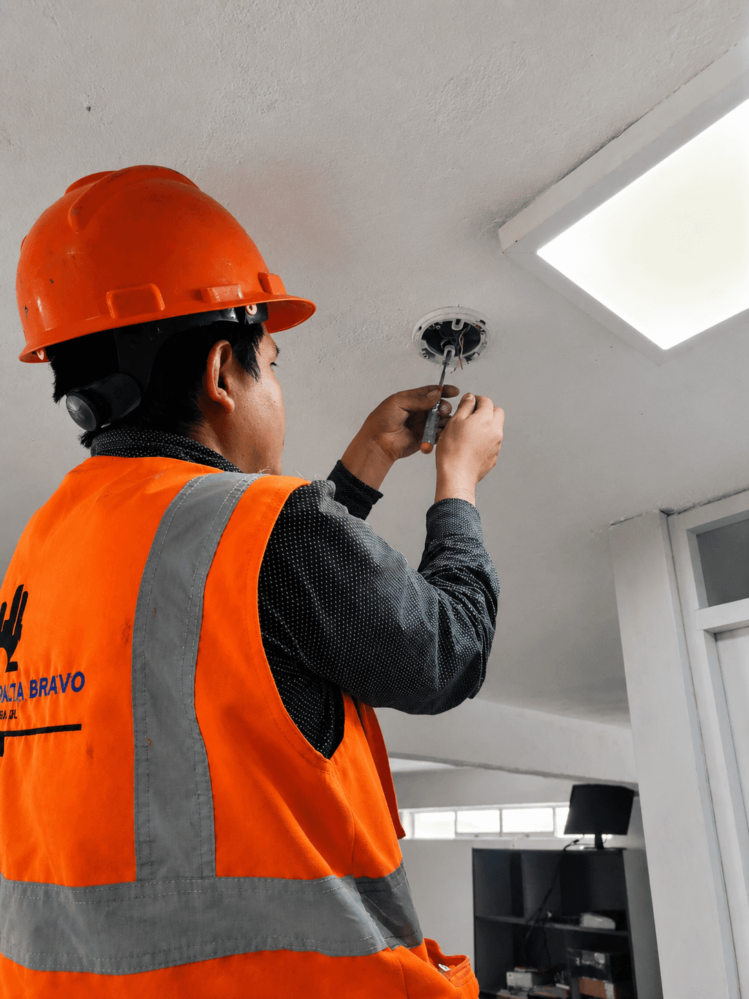 Fotografía de obra 3 del proyecto: Servicios Eléctricos - Alarma Contra Incendios