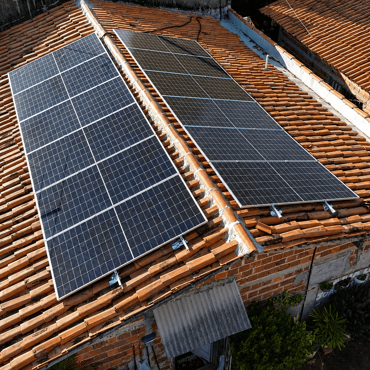 Fotografía de obra 2 del proyecto: Sistema Fotovoltaico Domicilio Rural